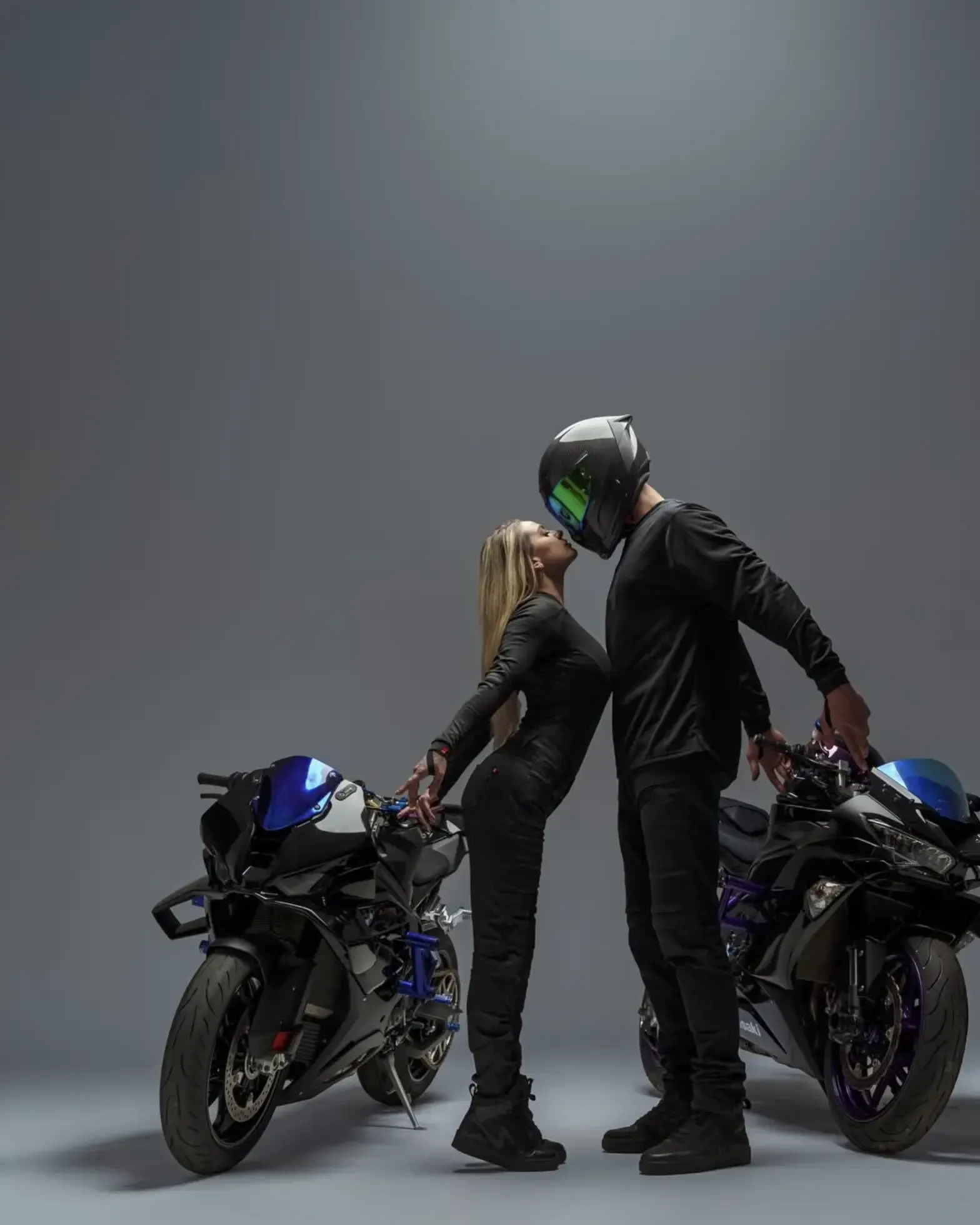 Fotostudija kur galima fotografuoti savo motociklą